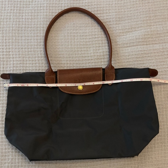 Longchamp Le Pliage Tote Bag - Picture 9 of 17